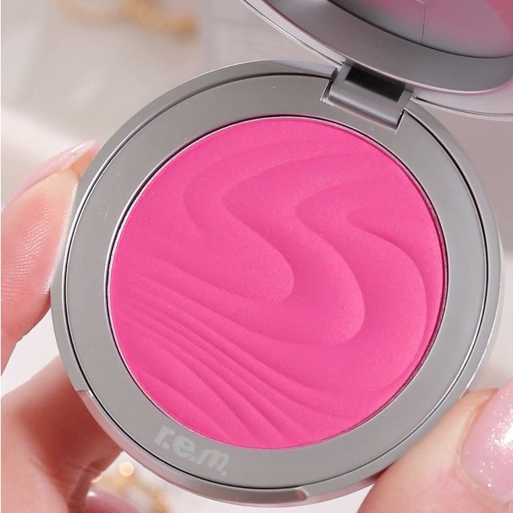 r.e.m. beauty Hypernova Satin Matte Blush in Strawberry Nebula